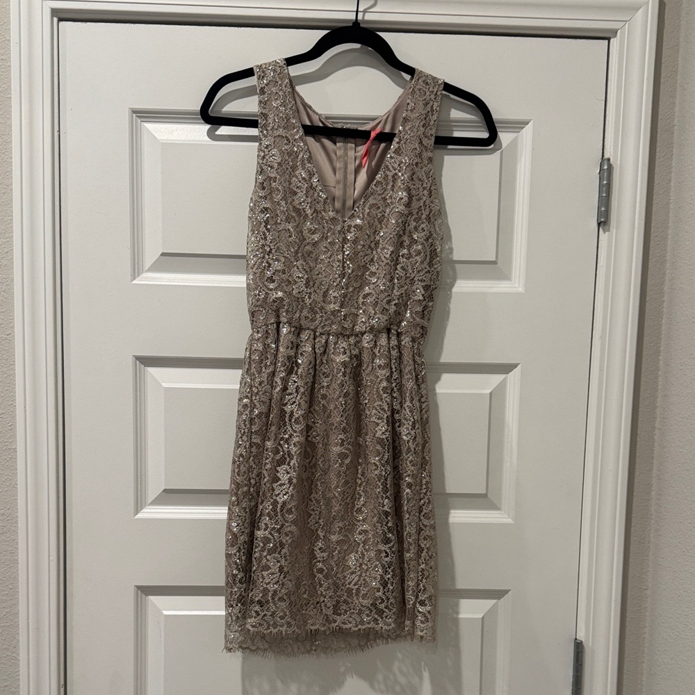 Elegant Lace Sleeveless Dress - Tan